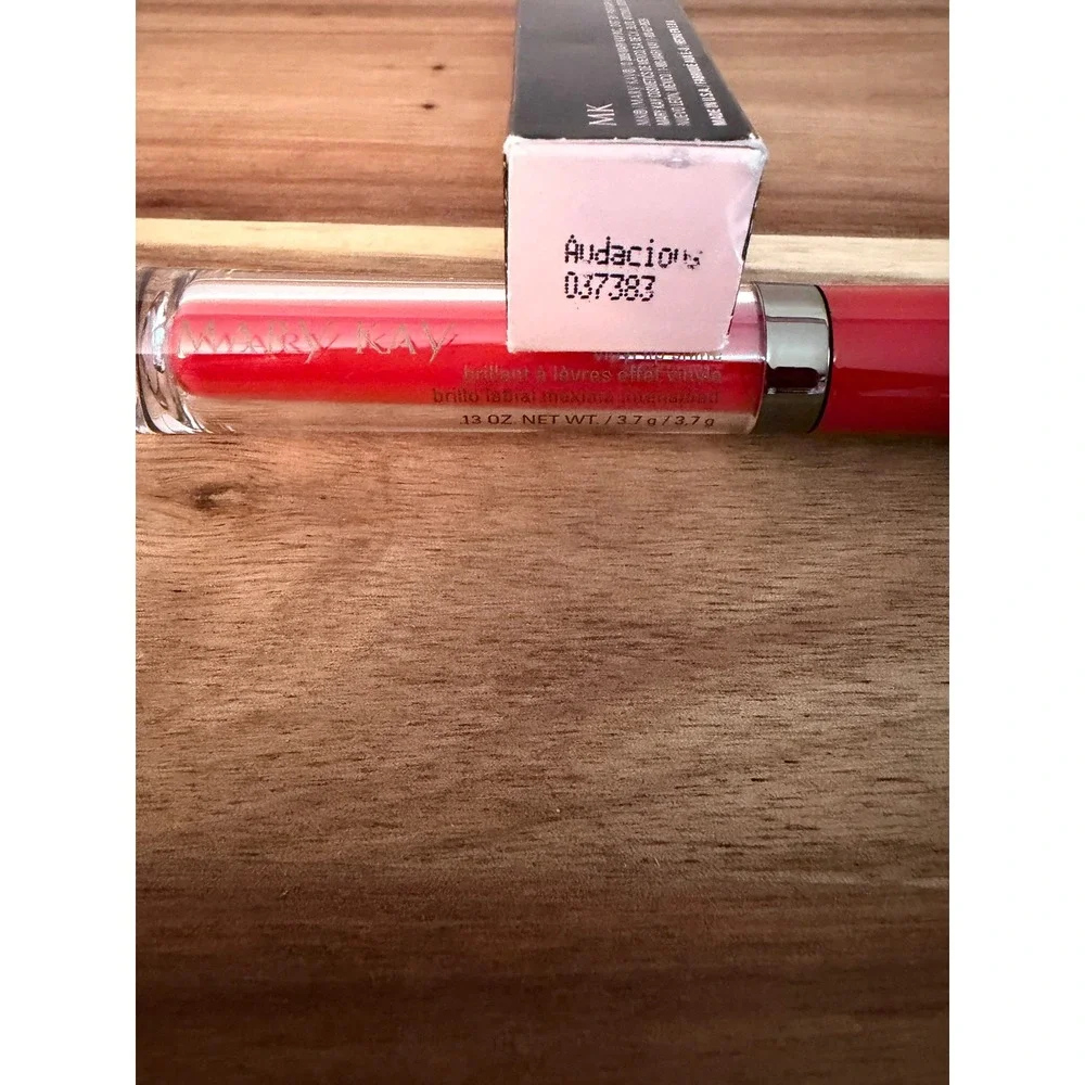 Mary Kay Audacious Vinyl Lip Shine New in Box